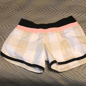 Lululemon size 6 shorts never worn